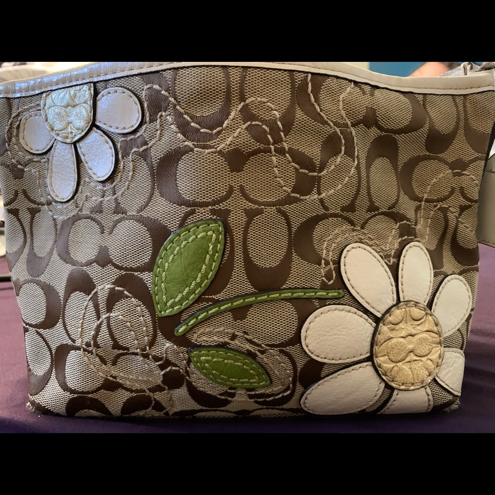 COACH shoulder bag, Daisy accent